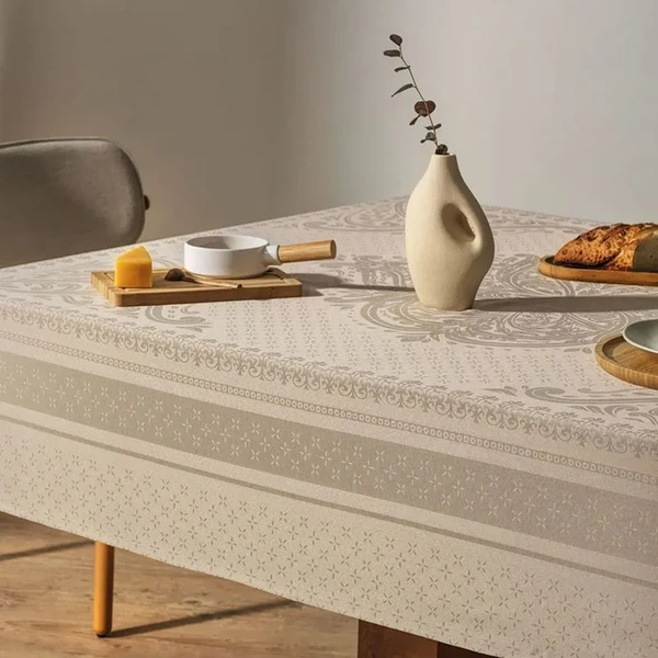 TOALHA DE MESA RETANGULAR LESIER 180X220CM BEGE KARSTEN