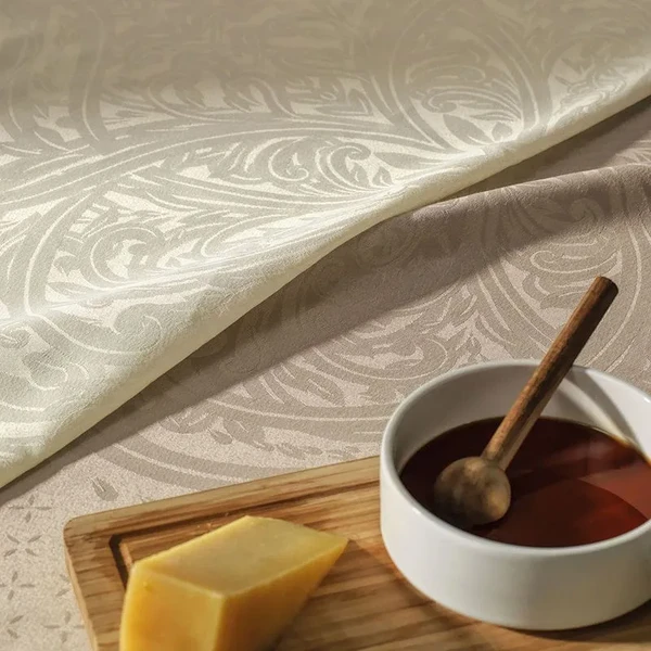 TOALHA DE MESA RETANGULAR LESIER 180X220CM BEGE KARSTEN